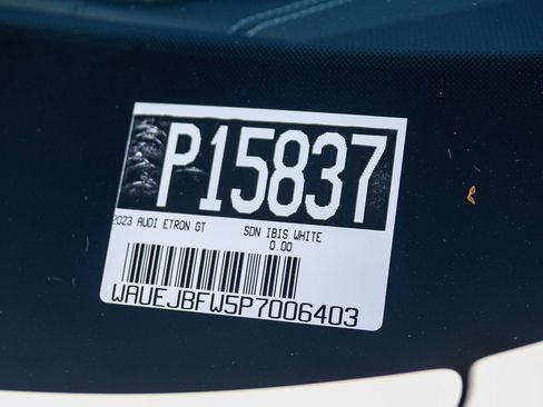 Used 2023 Audi e-tron GT Prestige image 29