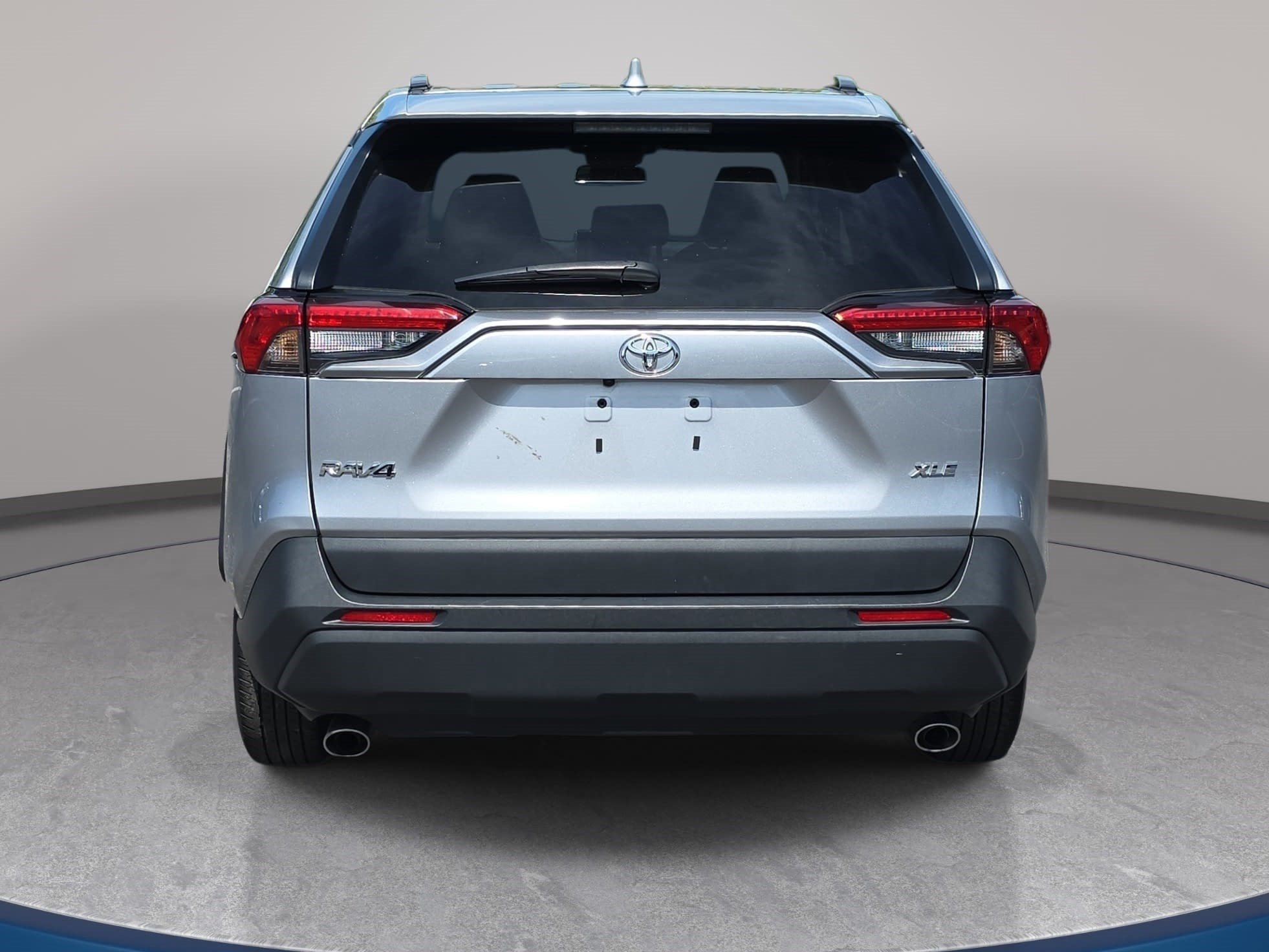Used 2025 Toyota RAV4 XLE FWD image 6