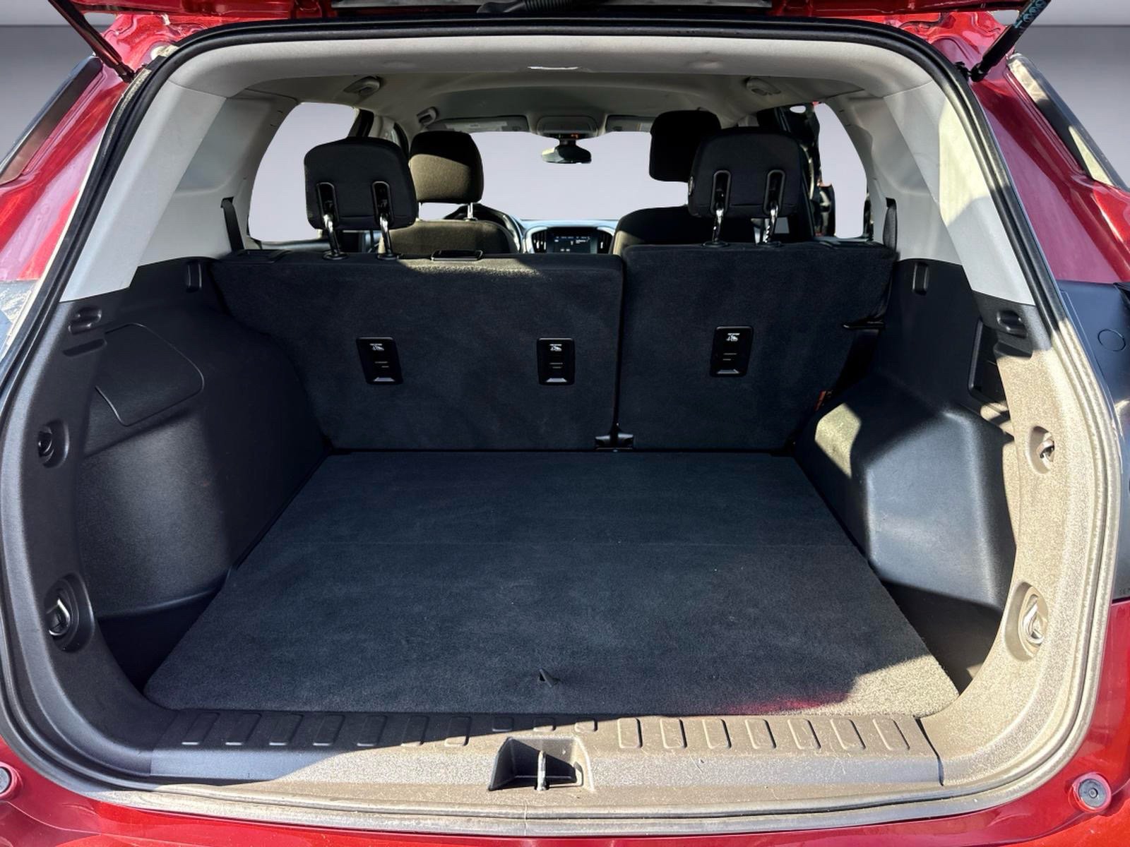 Used 2019 GMC Terrain SLE w/ Driver Convenience Package FWD image 8