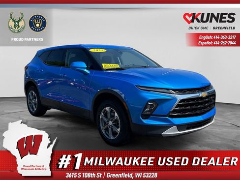 Used 2025 Chevrolet Blazer LT FWD image 1