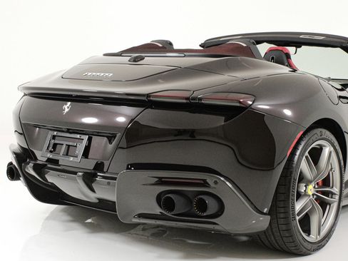 Certified 2024 Ferrari Roma Spider RWD image 11