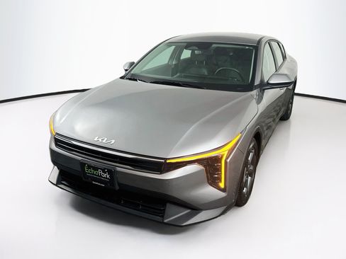 Used 2025 Kia K4 FWD image 3