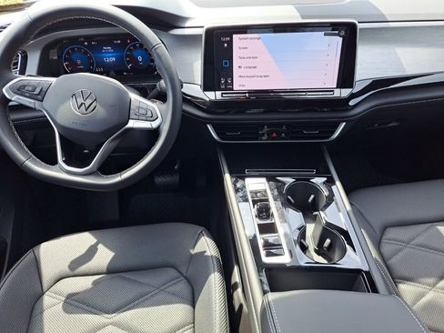 New 2026 Volkswagen Atlas Cross Sport SE image 21