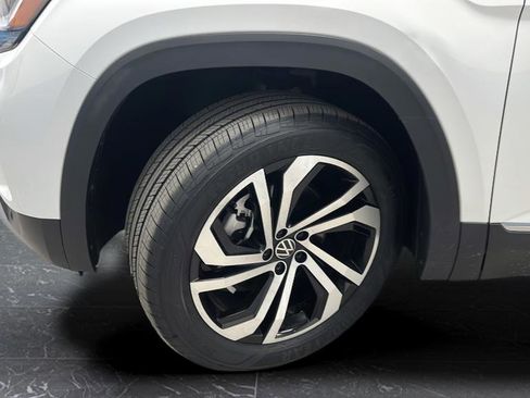 Used 2023 Volkswagen Atlas SEL AWD/4WD image 39