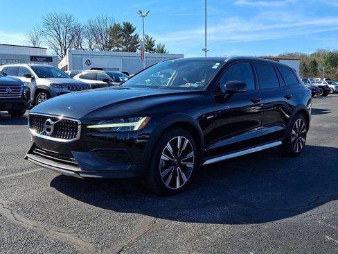 Used 2020 Volvo V60 T5 Cross Country w/ Protection Package Premier AWD/4WD image 3