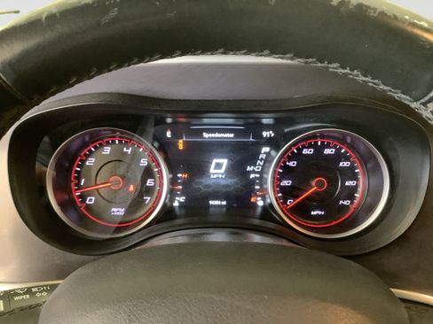 Used 2019 Dodge Charger SXT RWD image 11