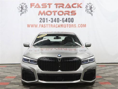 Used 2020 BMW 750i xDrive w/ M Sport Package AWD/4WD image 3
