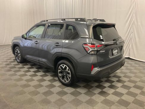 Used 2025 Subaru Forester Premium AWD/4WD image 7