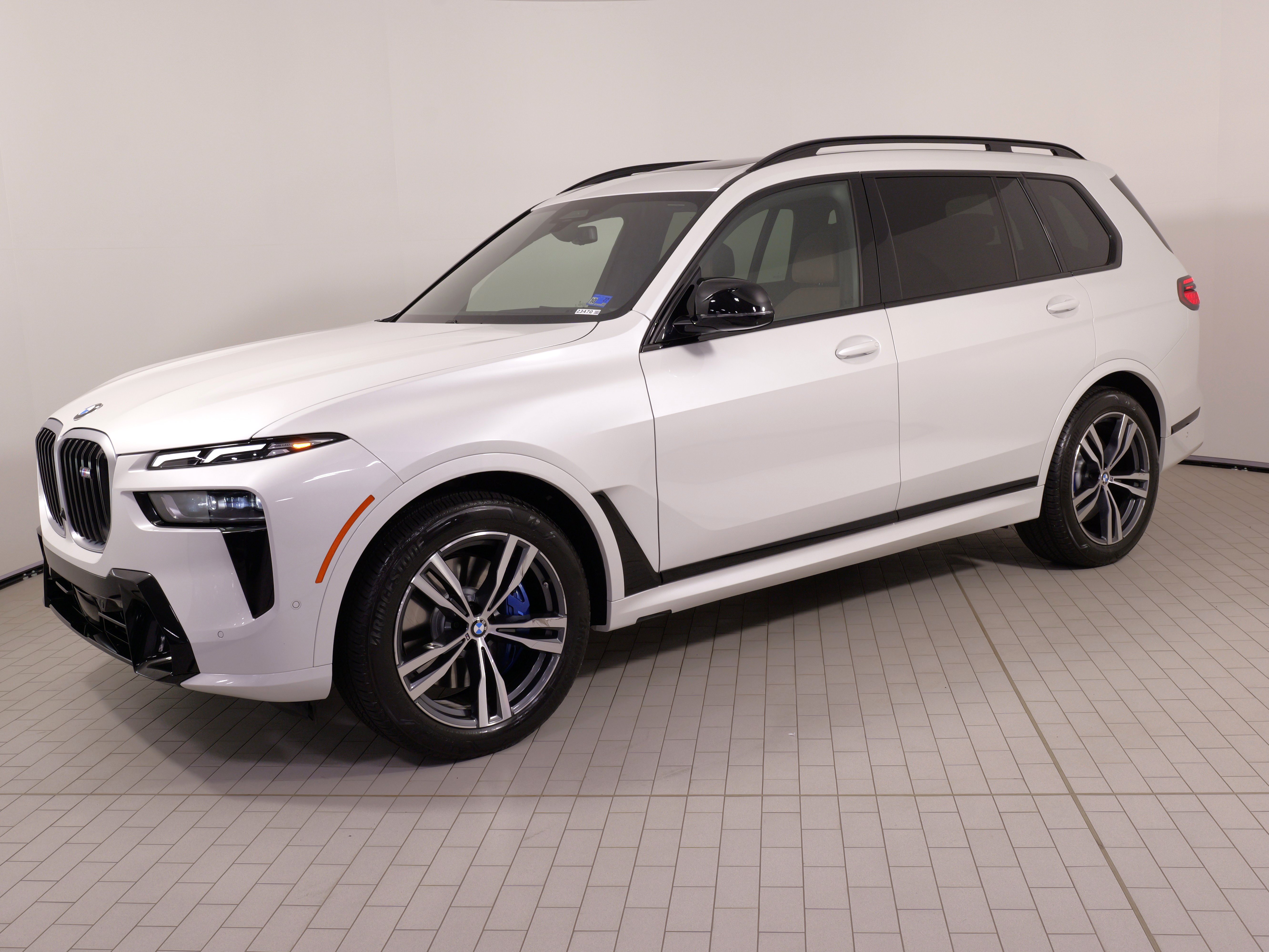 Used 2026 BMW X7 M60i AWD/4WD image 1