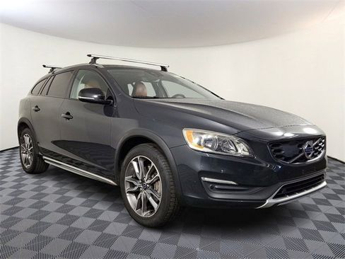 Used 2015 Volvo V60 T5 Cross Country w/ Climate Package image 1