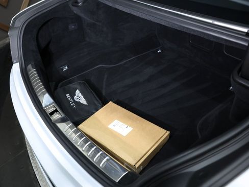 Used 2020 Bentley Flying Spur W12 image 17