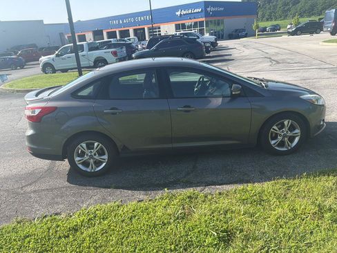 Used 2012 Ford Focus SE FWD image 12