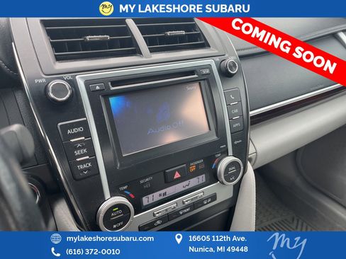 Used 2014 Toyota Camry L image 12