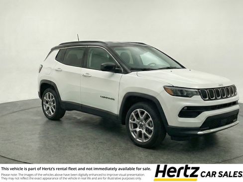Used 2025 Jeep Compass Limited image 1