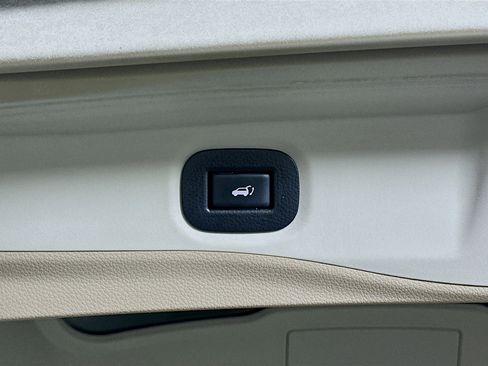 Used 2020 Nissan Rogue SV image 30