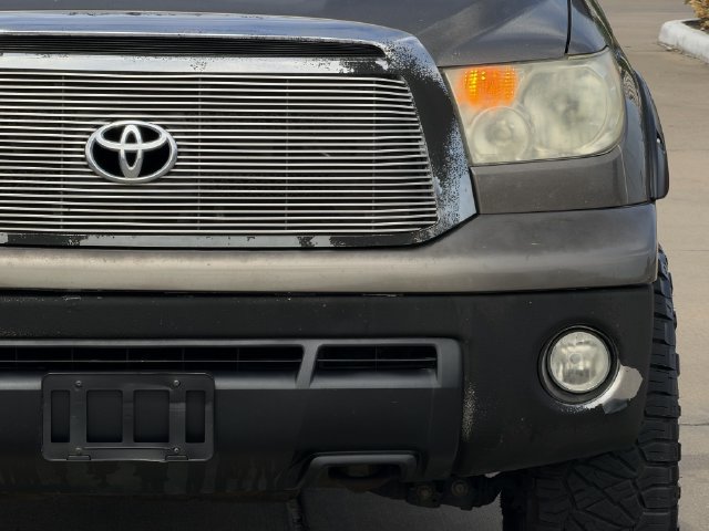 Used 2012 Toyota Tundra 4x4 CrewMax w/ SR5 Pkg image 8
