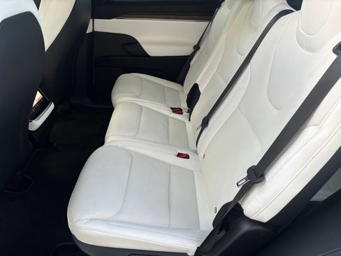 Used 2022 Tesla Model X image 13