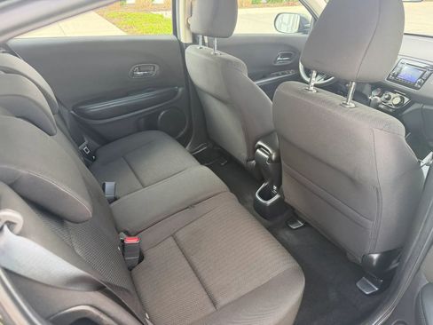 Used 2018 Honda HR-V LX image 15