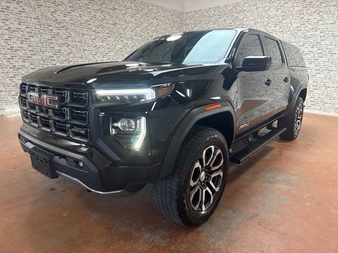 Used 2023 GMC Canyon AT4 w/ AT4 Premium Package AWD/4WD image 3