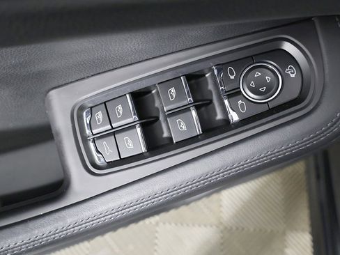 Used 2022 Porsche Macan GTS w/ Premium Package Plus image 38