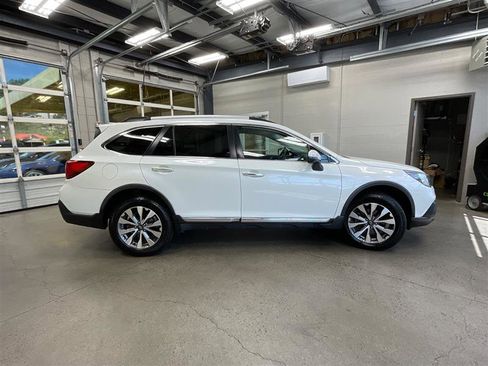 Used 2019 Subaru Outback 2.5i Touring w/ Popular Package #3A AWD/4WD image 6