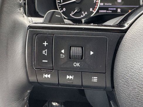 Used 2022 Nissan Pathfinder SV FWD image 28