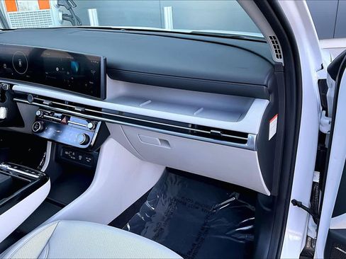 Used 2025 Hyundai Tucson Limited image 17