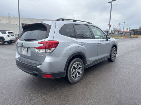 Used 2023 Subaru Forester Premium image 4