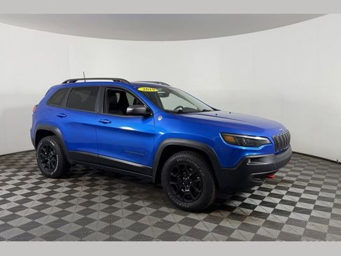 Used 2019 Jeep Cherokee Trailhawk AWD/4WD image 1