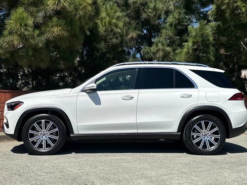 Certified 2025 Mercedes-Benz GLE 450e 4MATIC w/ Winter Package image 8