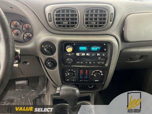 Used 2004 Chevrolet TrailBlazer LS w/ LS Preferred Equipment Group AWD/4WD image 16