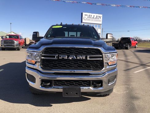 Used 2024 RAM 3500 Tradesman w/ Chrome Appearance Group image 8