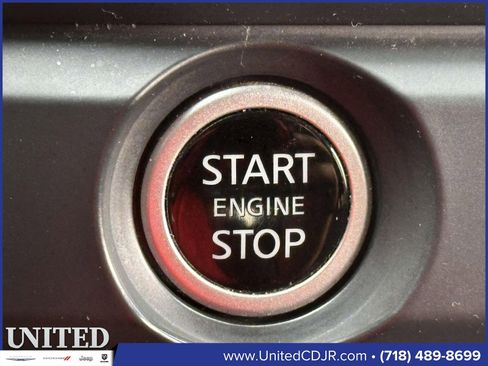 Used 2023 Nissan Pathfinder S image 29