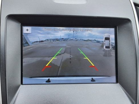 Used 2019 Ford Edge SEL w/ Equipment Group 201A FWD image 19
