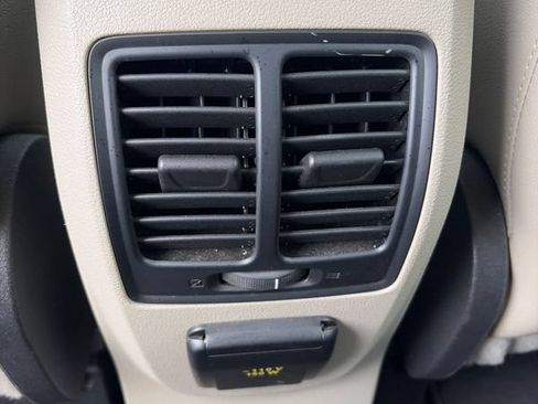 Used 2019 Ford Escape Titanium AWD/4WD image 11