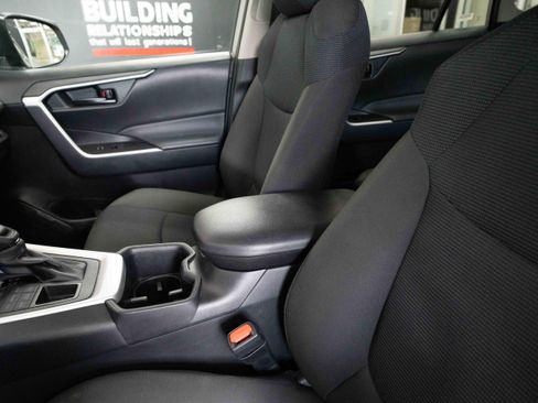 Used 2025 Toyota RAV4 LE AWD/4WD image 10