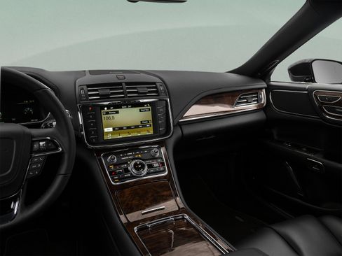 Used 2017 Lincoln Continental Reserve w/ Luxury Package image 43