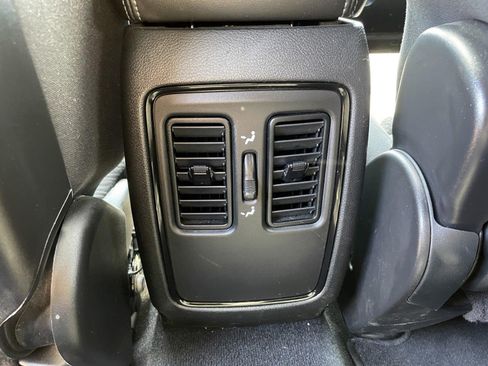 Used 2024 Dodge Durango SXT w/ SXT Blacktop Group AWD/4WD image 34