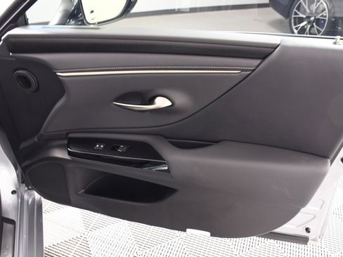 Used 2023 Lexus ES 350 w/ Premium Package image 18