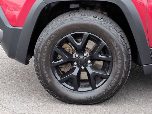 Used 2015 Jeep Cherokee Trailhawk w/ Comfort/Convenience Group image 14