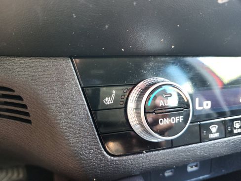 Used 2023 Mitsubishi Outlander ES AWD/4WD image 21