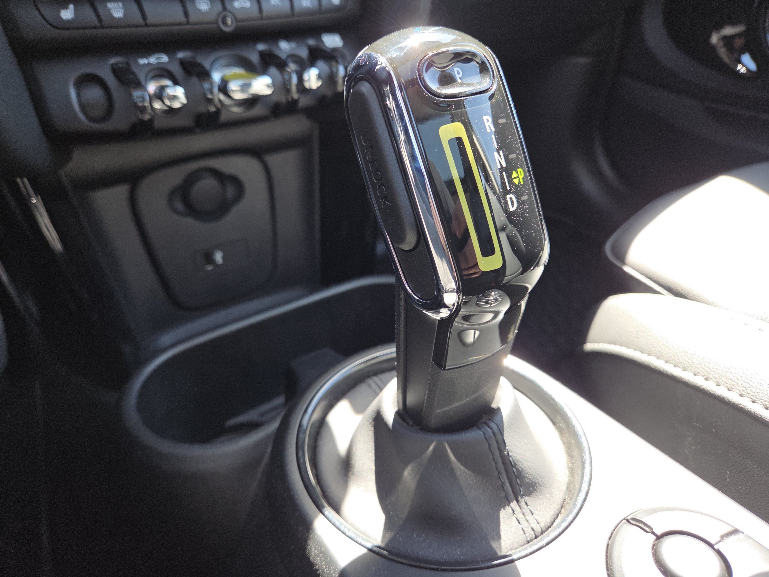 Used 2024 MINI Cooper SE FWD image 32