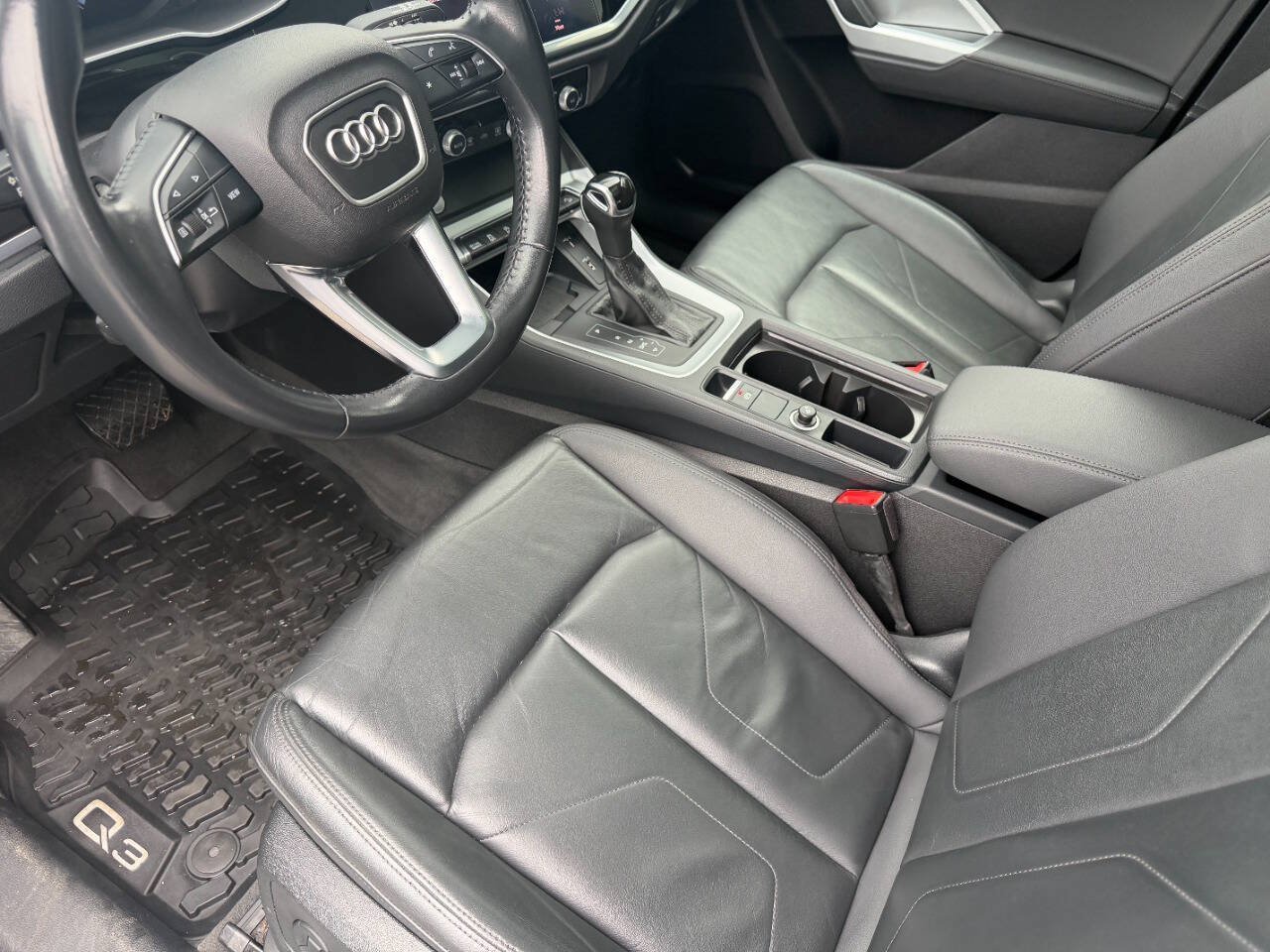 Used 2020 Audi Q3 2.0T Premium Plus w/ Premium Plus Package AWD/4WD image 18