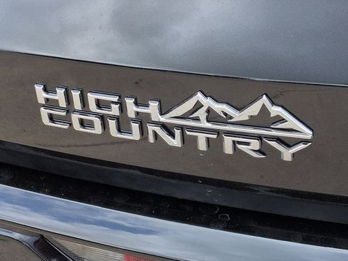 New 2026 Chevrolet Traverse High Country FWD image 7