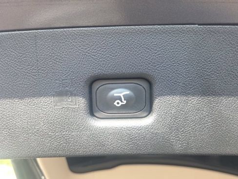 Used 2023 Lincoln Nautilus Reserve AWD/4WD image 13