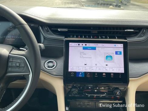 Used 2024 Jeep Grand Cherokee Limited w/ Luxury Tech Group II image 28