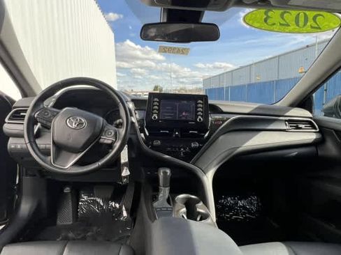 Used 2023 Toyota Camry SE image 17