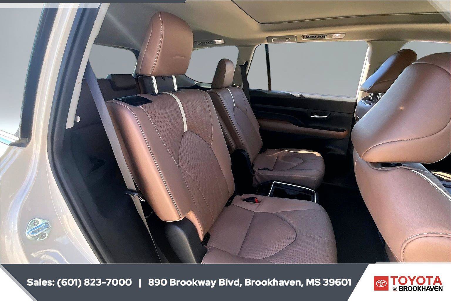Used 2024 Toyota Grand Highlander AWD image 20