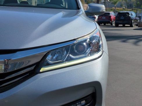 Used 2017 Honda Accord EX-L image 10