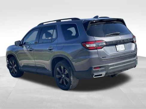 Used 2025 Honda Pilot Black Edition image 5